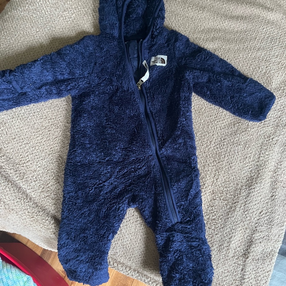 The North Face Navy Kids snowsuit
